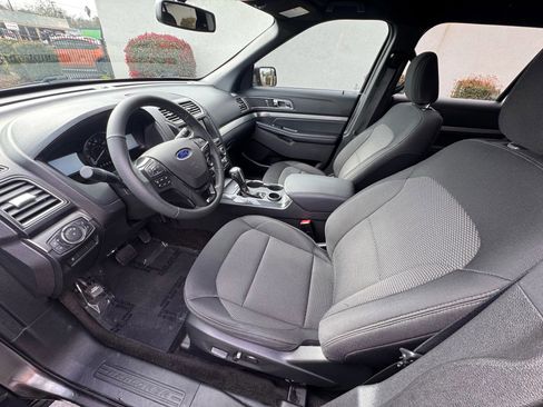 Used 2018 Ford Explorer XLT w/ Equipment Group 201A image 10