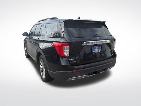 Used 2020 Ford Explorer XLT w/ Equipment Group 202A image 6