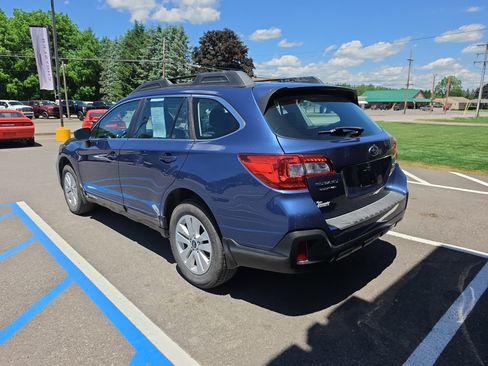 Used 2019 Subaru Outback 2.5i AWD/4WD image 6