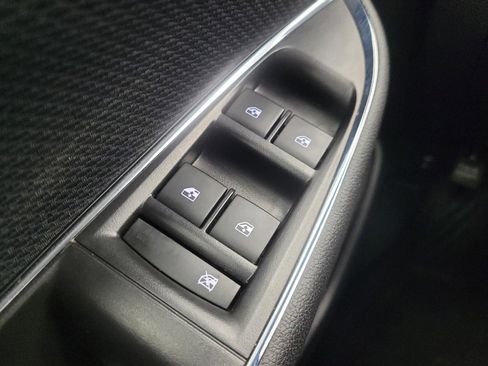 Used 2018 Chevrolet Cruze LT w/ Convenience Package image 27