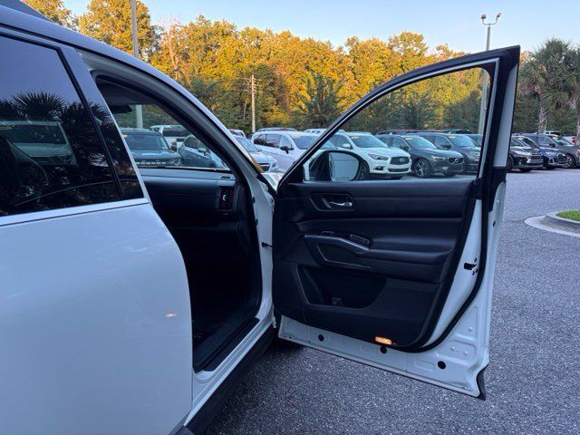 Used 2022 Nissan Pathfinder SL w/ SL Premium Package AWD/4WD image 29