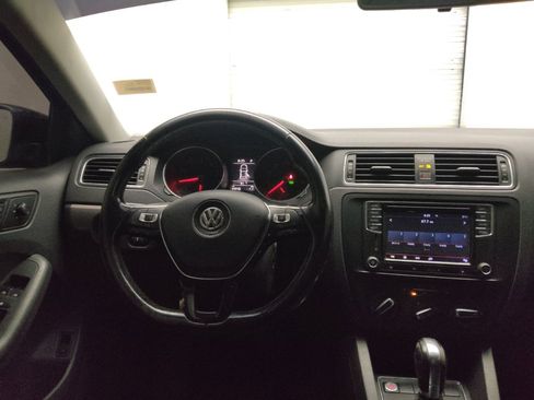 Used 2018 Volkswagen Jetta SE FWD image 22