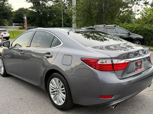 Used 2014 Lexus ES 350 w/ Luxury Package FWD image 5