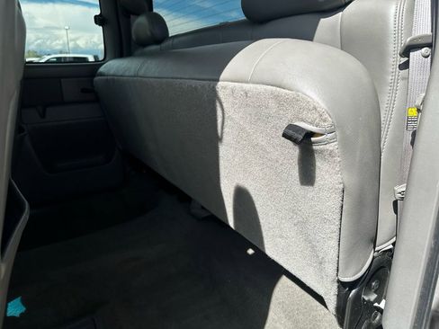 Used 2005 GMC Sierra 2500 SLT w/ Skid Plate Package image 28