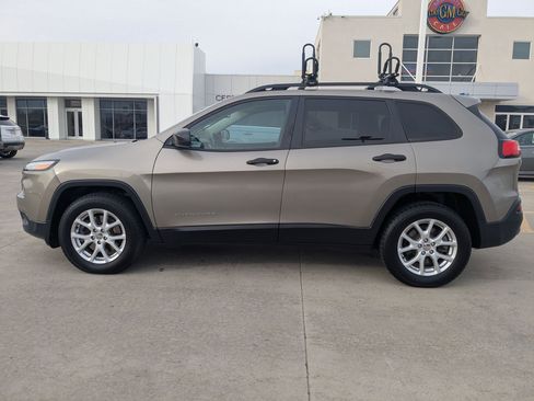 Used 2016 Jeep Cherokee Sport w/ Cold Weather Group image 2
