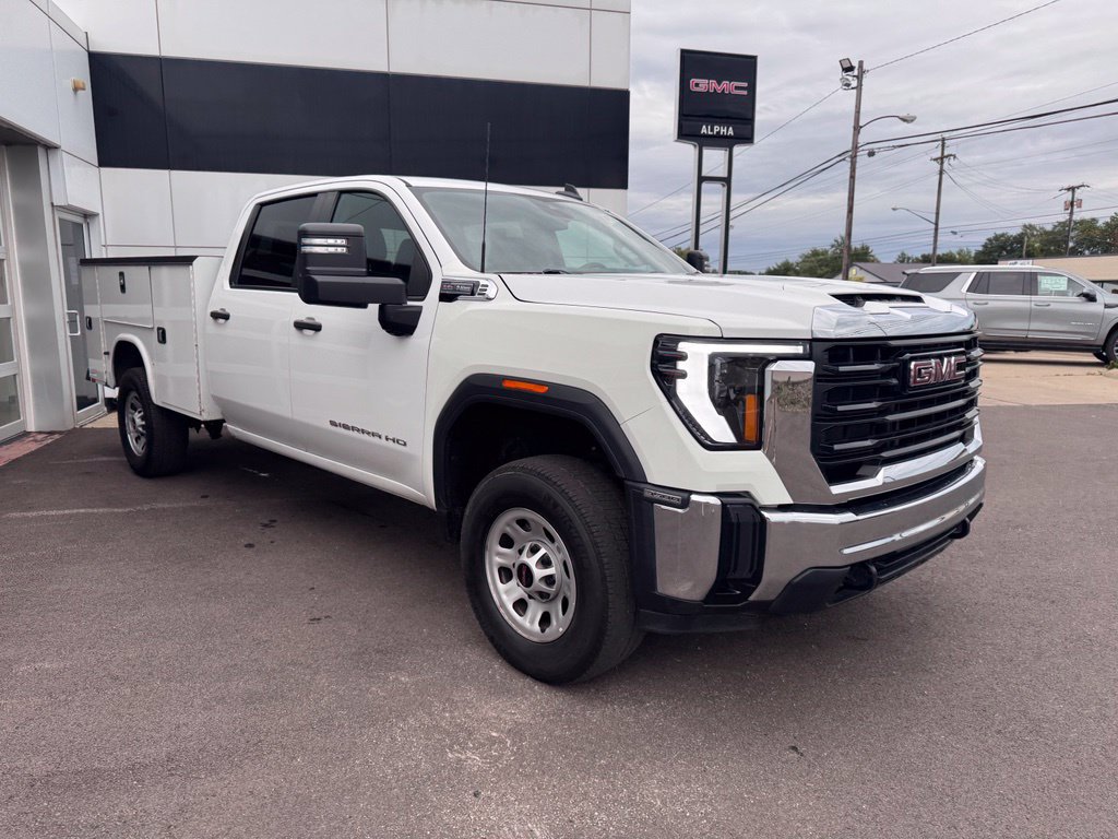 Used 2024 GMC Sierra 3500 Pro w/ Convenience Package AWD/4WD image 7