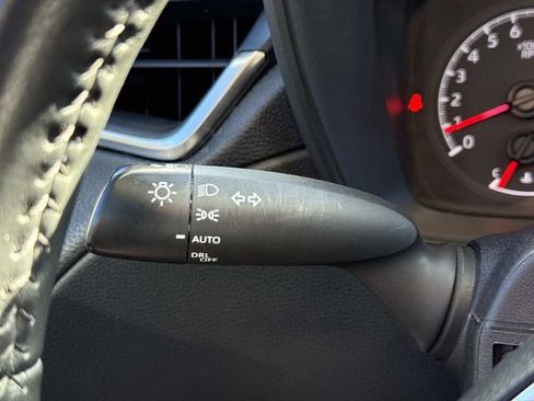 Used 2022 Toyota Corolla Cross LE image 26