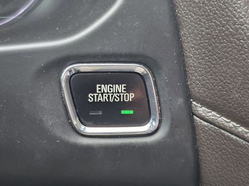 Used 2019 GMC Acadia SLT FWD image 16