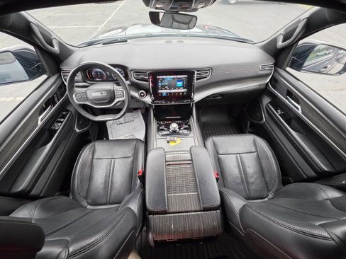 Used 2023 Jeep Wagoneer Series III w/ Convenience Group I image 28