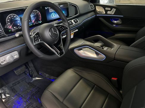 New 2026 Mercedes-Benz GLS 450 4MATIC image 15