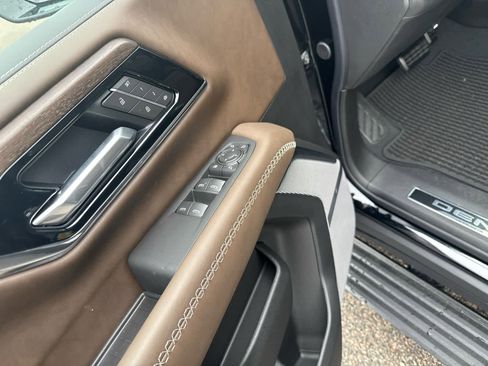 New 2026 GMC Yukon Denali Ultimate AWD/4WD image 13
