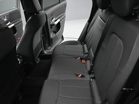 Used 2026 Mercedes-Benz GLB 250 4MATIC image 15