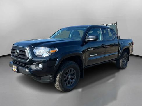 Used 2020 Toyota Tacoma SR5 AWD/4WD image 5