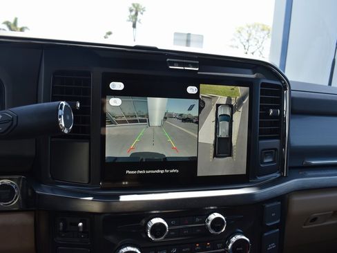 Used 2025 Ford F450 Lariat w/ FX4 Off-Road Package image 30