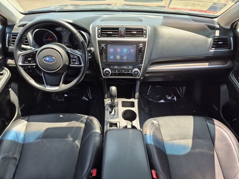 Used 2018 Subaru Outback 3.6R Limited AWD/4WD image 12