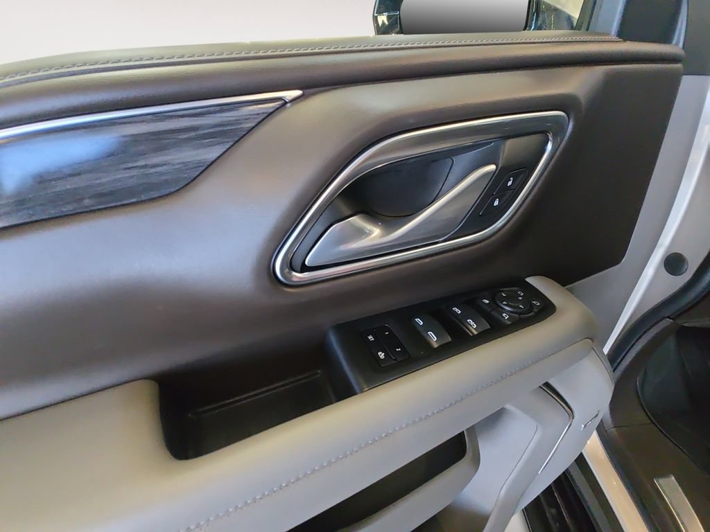 Certified 2022 GMC Yukon SLT w/ SLT Luxury Package AWD/4WD image 14