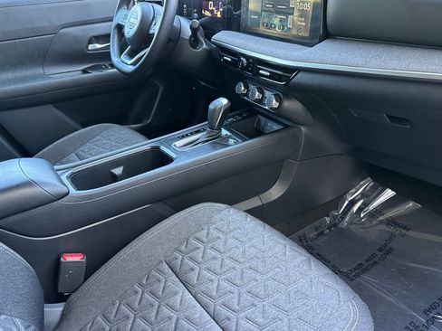 Used 2025 Nissan Kicks SV FWD image 33