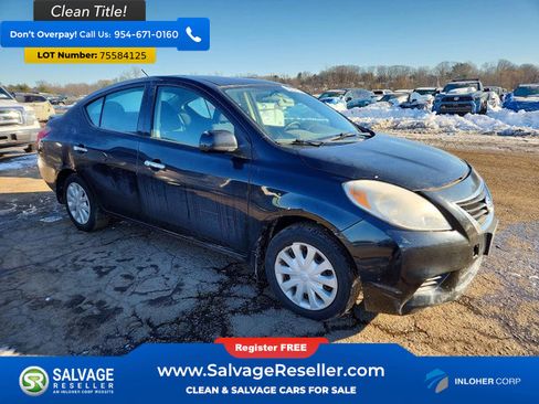 Used 2014 Nissan Versa SV image 5