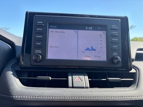 Used 2019 Toyota RAV4 XLE w/ Convenience Package FWD image 25