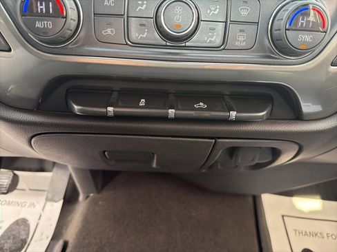 Used 2018 Chevrolet Silverado 1500 LT w/ All Star Edition image 27