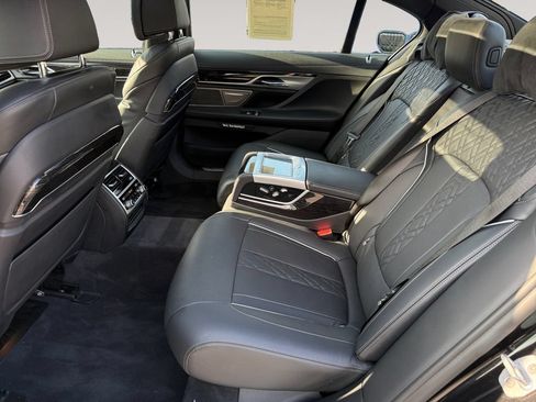 Used 2018 BMW 750i xDrive AWD/4WD image 13
