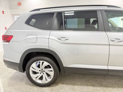 Used 2023 Volkswagen Atlas SE image 9