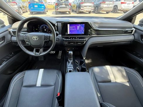 Used 2025 Toyota Camry SE FWD image 27