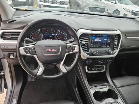 Used 2023 GMC Acadia SLT image 16