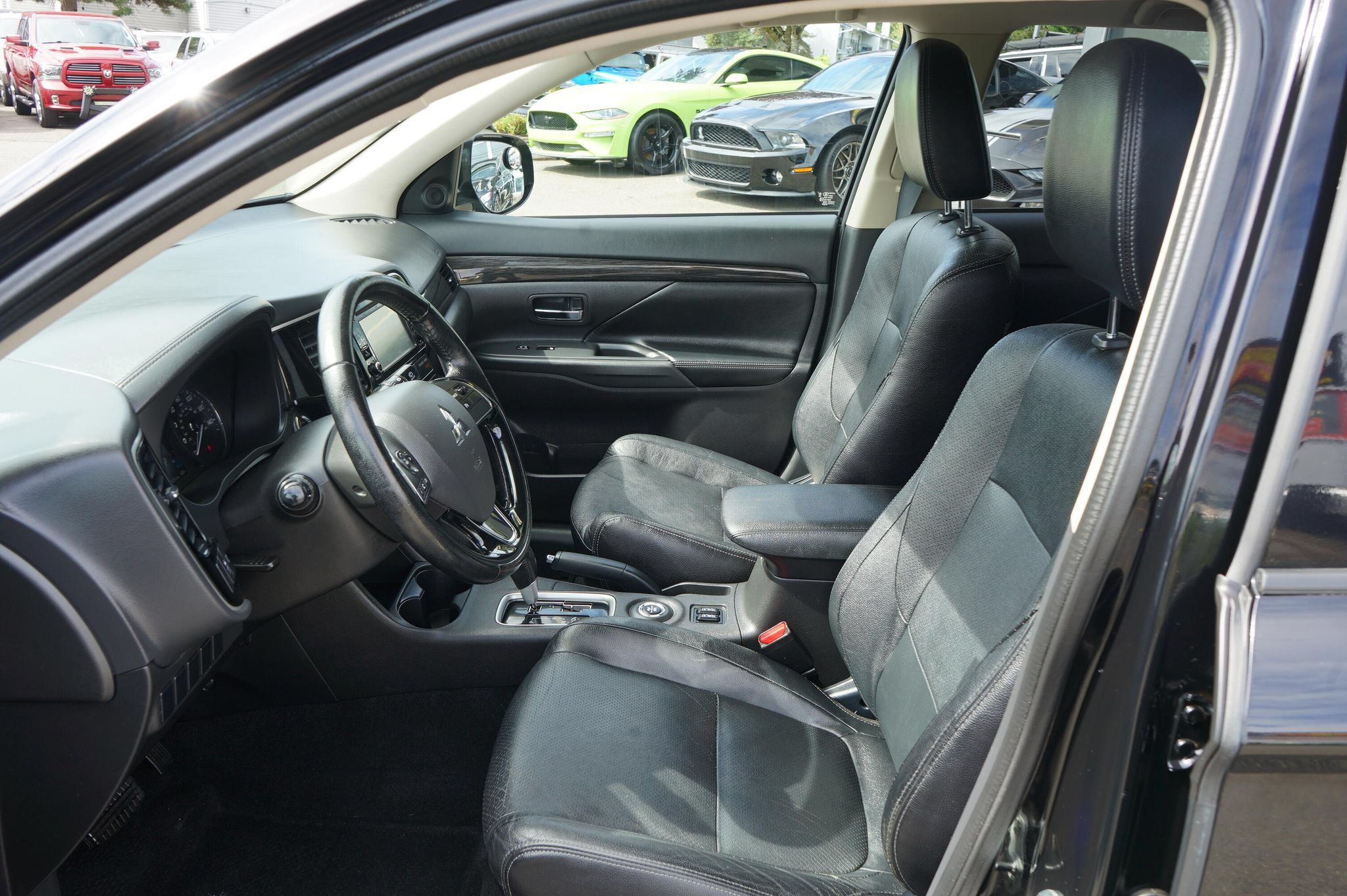 Used 2016 Mitsubishi Outlander SEL AWD/4WD image 10