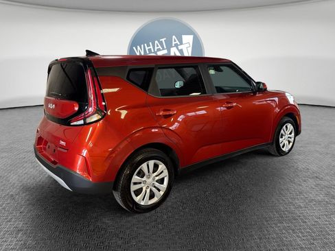 Certified 2023 Kia Soul LX FWD image 3