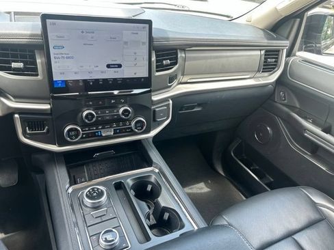 Used 2024 Ford Expedition XLT AWD/4WD image 12