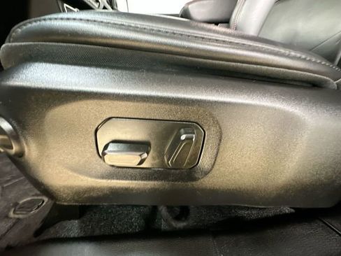 Used 2024 Jeep Wrangler Unlimited Rubicon AWD/4WD image 15