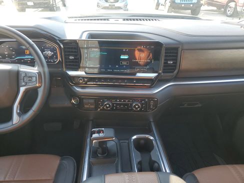 Used 2025 Chevrolet Silverado 1500 High Country w/ High Country Premium Package image 10