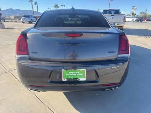 Certified 2022 Chrysler 300 Touring L w/ Comfort Group image 4