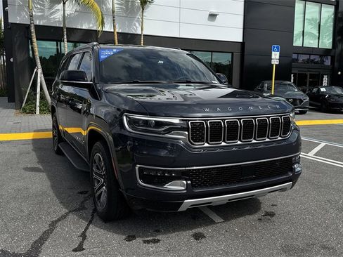 Used 2023 Jeep Wagoneer Series II image 8