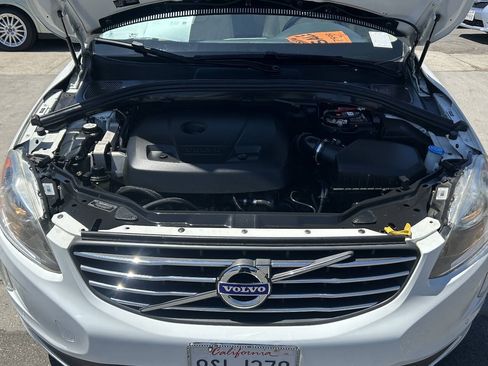 Used 2016 Volvo XC60 T5 Premier w/ Proximity Package FWD image 11