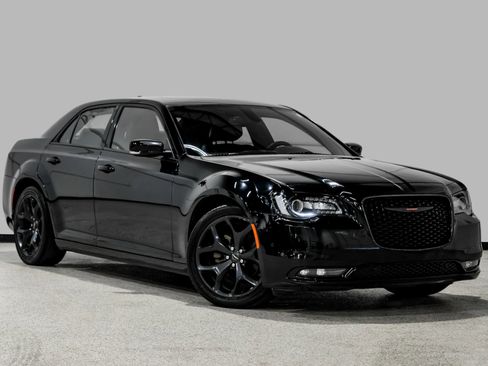 Used 2022 Chrysler 300 S image 4