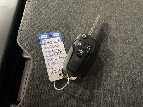 Used 2025 Ford F350 XLT w/ FX4 Off-Road Package image 26