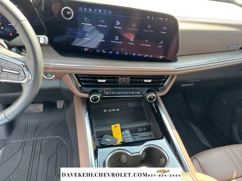 Used 2025 Chevrolet Suburban High Country AWD/4WD image 20