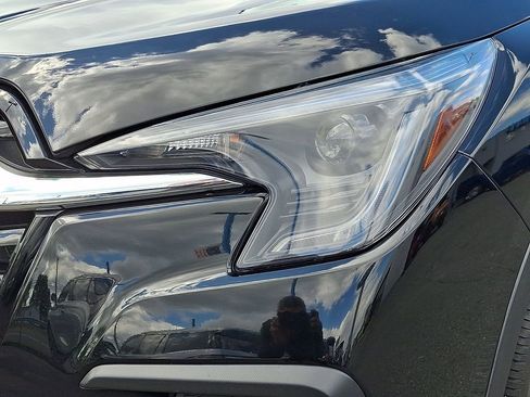 Used 2023 Subaru Ascent Limited AWD/4WD image 9