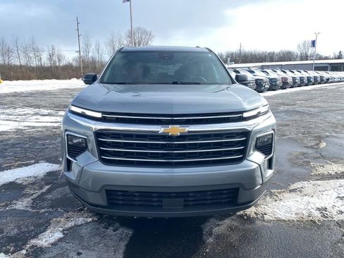 Used 2024 Chevrolet Traverse LT image 11