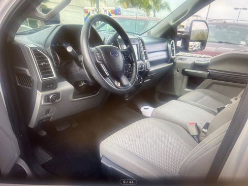 Used 2017 Ford F250 XLT w/ XLT Premium Package image 9