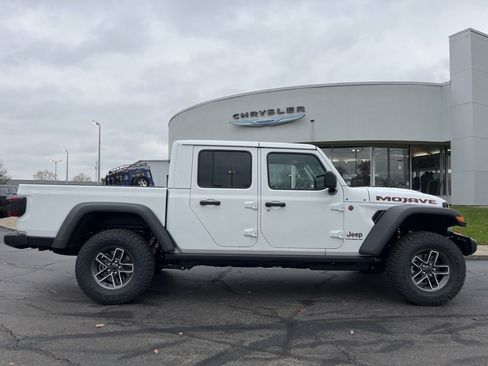 New 2026 Jeep Gladiator Mojave image 59