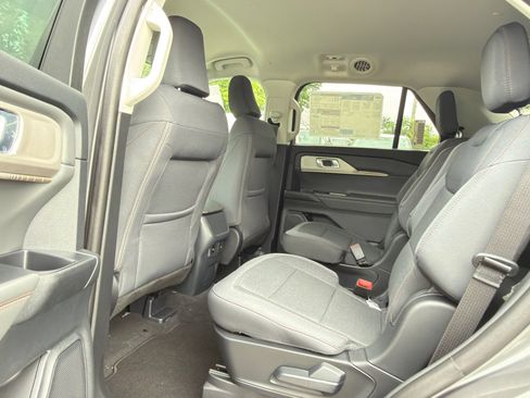 New 2026 Ford Explorer Active AWD/4WD image 18