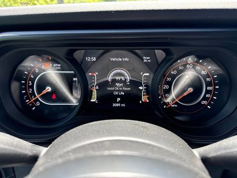 Used 2026 Jeep Wrangler Unlimited Rubicon AWD/4WD image 13