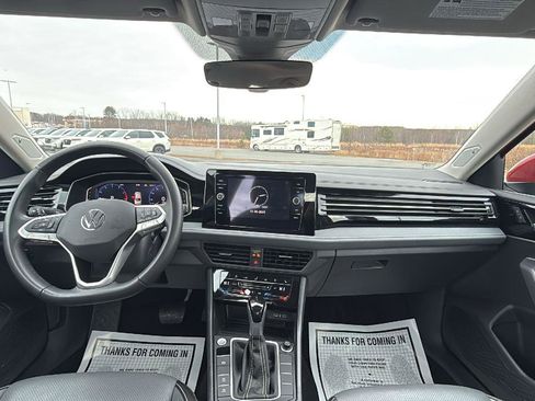 Used 2025 Volkswagen Jetta SEL image 27