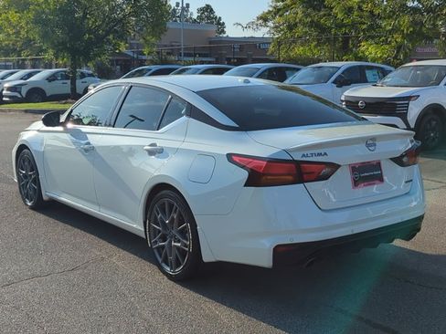 Used 2024 Nissan Altima 2.0 SR FWD image 5
