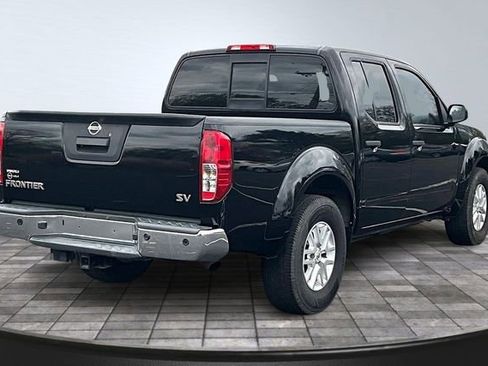 Used 2015 Nissan Frontier SV w/ SV Value Truck Package RWD image 6