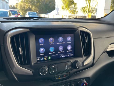 Used 2024 GMC Terrain SLT image 20