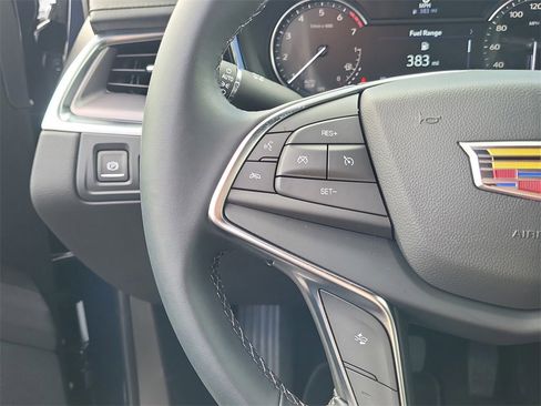 New 2025 Cadillac XT5 Luxury image 13